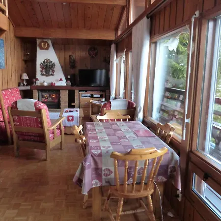 Cedre Rouge Chalet Enchastrayes