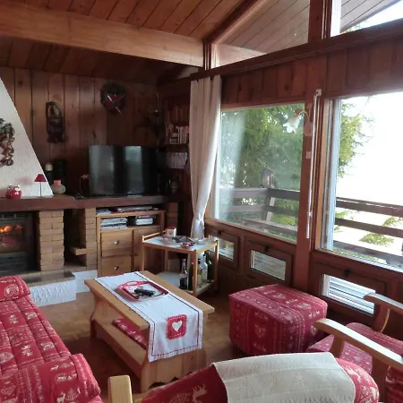 Cedre Rouge Chalet Enchastrayes